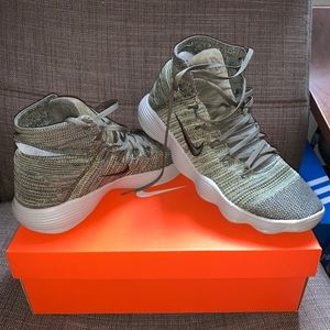 Nike Hyperdunk 2017 Flyknit